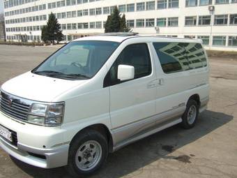 1999 Nissan Elgrand Photos