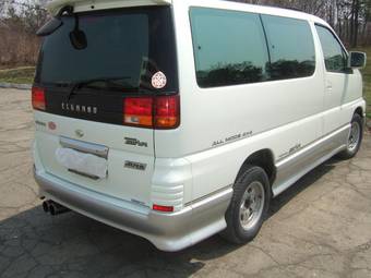 1999 Nissan Elgrand Pictures