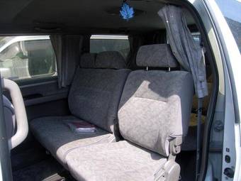 1999 Nissan Elgrand Photos