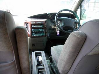 1999 Nissan Elgrand Pictures