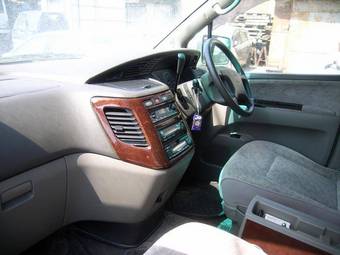 1999 Nissan Elgrand Photos