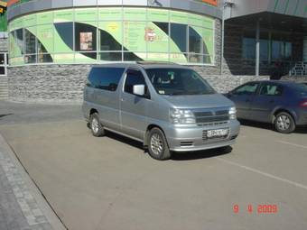 1999 Nissan Elgrand Photos