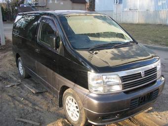 1999 Nissan Elgrand Pictures