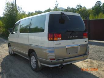 1999 Nissan Elgrand Pictures