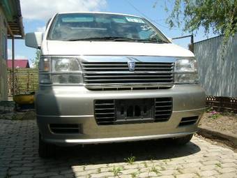 1999 Nissan Elgrand Pictures