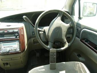 1999 Nissan Elgrand Pictures