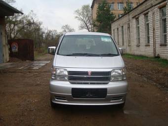 1999 Nissan Elgrand Photos