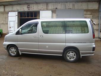 1999 Nissan Elgrand Pictures