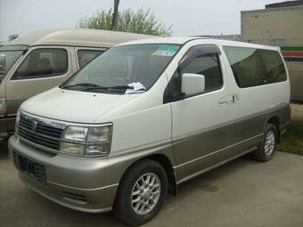 1999 Nissan Elgrand Photos