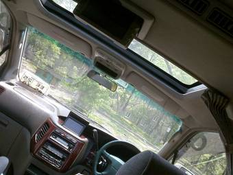 1999 Nissan Elgrand Pictures