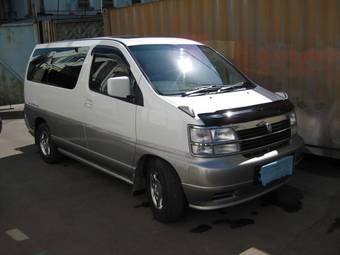 1999 Nissan Elgrand Pictures