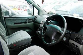 1999 Nissan Elgrand Photos