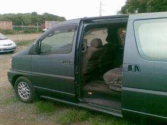 1999 Nissan Elgrand Pictures