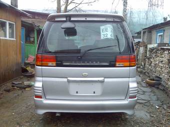 1999 Nissan Elgrand Pictures