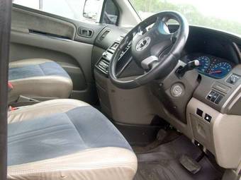 1999 Nissan Elgrand Pictures