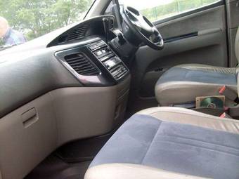 1999 Nissan Elgrand Photos