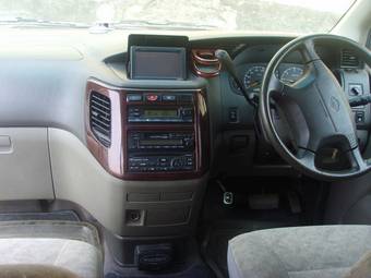 1999 Nissan Elgrand Photos