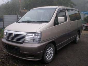 1999 Nissan Elgrand Photos