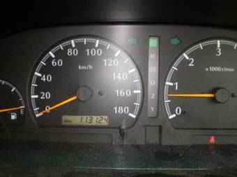 1999 Nissan Elgrand Images