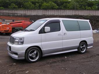 1999 Nissan Elgrand Photos