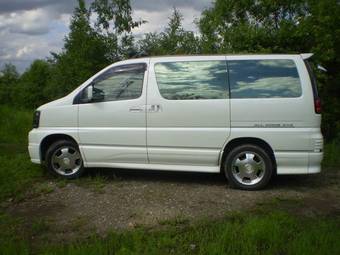 1999 Nissan Elgrand Pictures