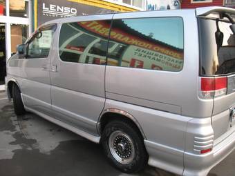 1999 Nissan Elgrand Pictures