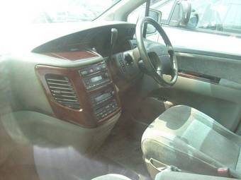 1999 Nissan Elgrand Pictures