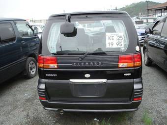 1999 Nissan Elgrand Pictures