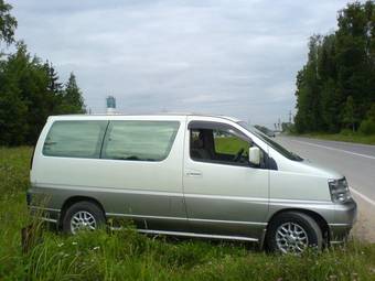 1999 Nissan Elgrand Photos