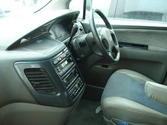 1999 Nissan Elgrand Pictures
