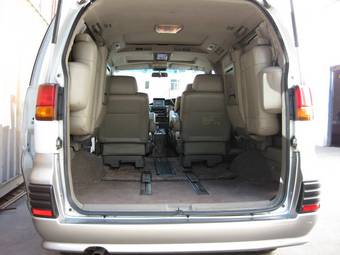 1999 Nissan Elgrand Photos