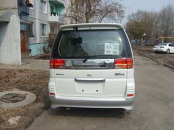 1999 Nissan Elgrand Pictures