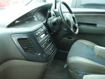 1999 Nissan Elgrand Pictures