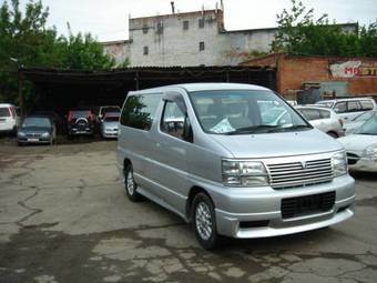 1999 Nissan Elgrand Pictures