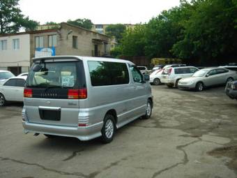 1999 Nissan Elgrand Images