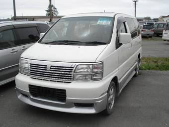 1999 Nissan Elgrand Photos