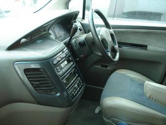 1999 Nissan Elgrand Pictures