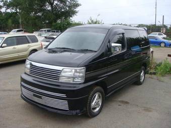 1999 Nissan Elgrand Photos