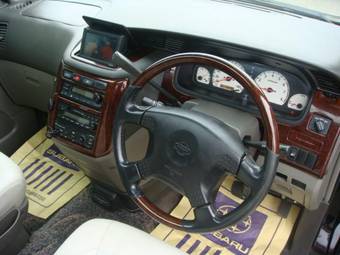 1999 Nissan Elgrand Pictures