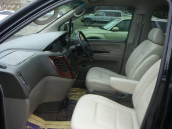 1999 Nissan Elgrand Photos