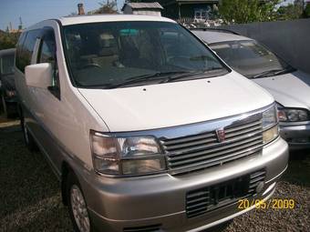 1999 Nissan Elgrand Photos