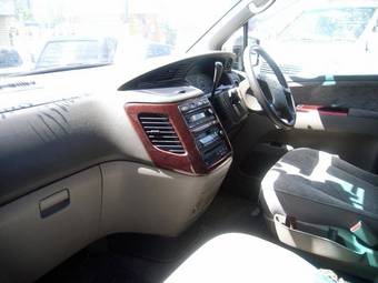 1999 Nissan Elgrand Pictures