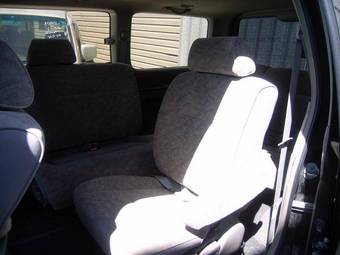 1999 Nissan Elgrand Photos