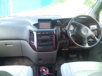 1999 Nissan Elgrand Photos