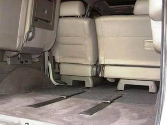 1999 Nissan Elgrand Images