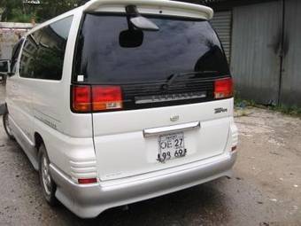 1999 Nissan Elgrand Pictures