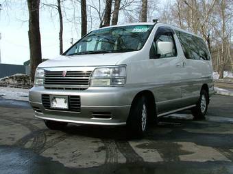 1999 Nissan Elgrand Photos