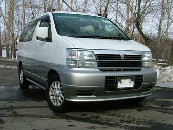 1999 Nissan Elgrand Photos