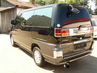 1999 Nissan Elgrand Pictures