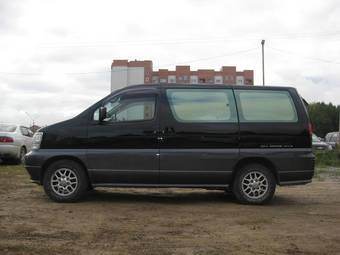 1999 Nissan Elgrand Pictures